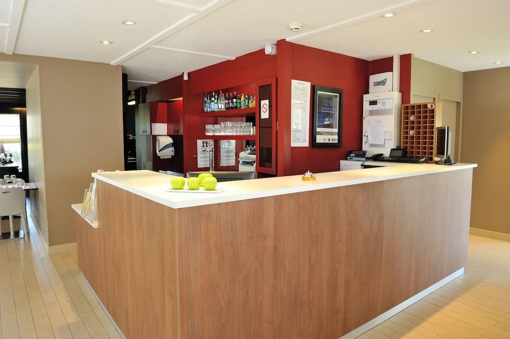 Kyriad Aeroport Marseille Hotel 3*