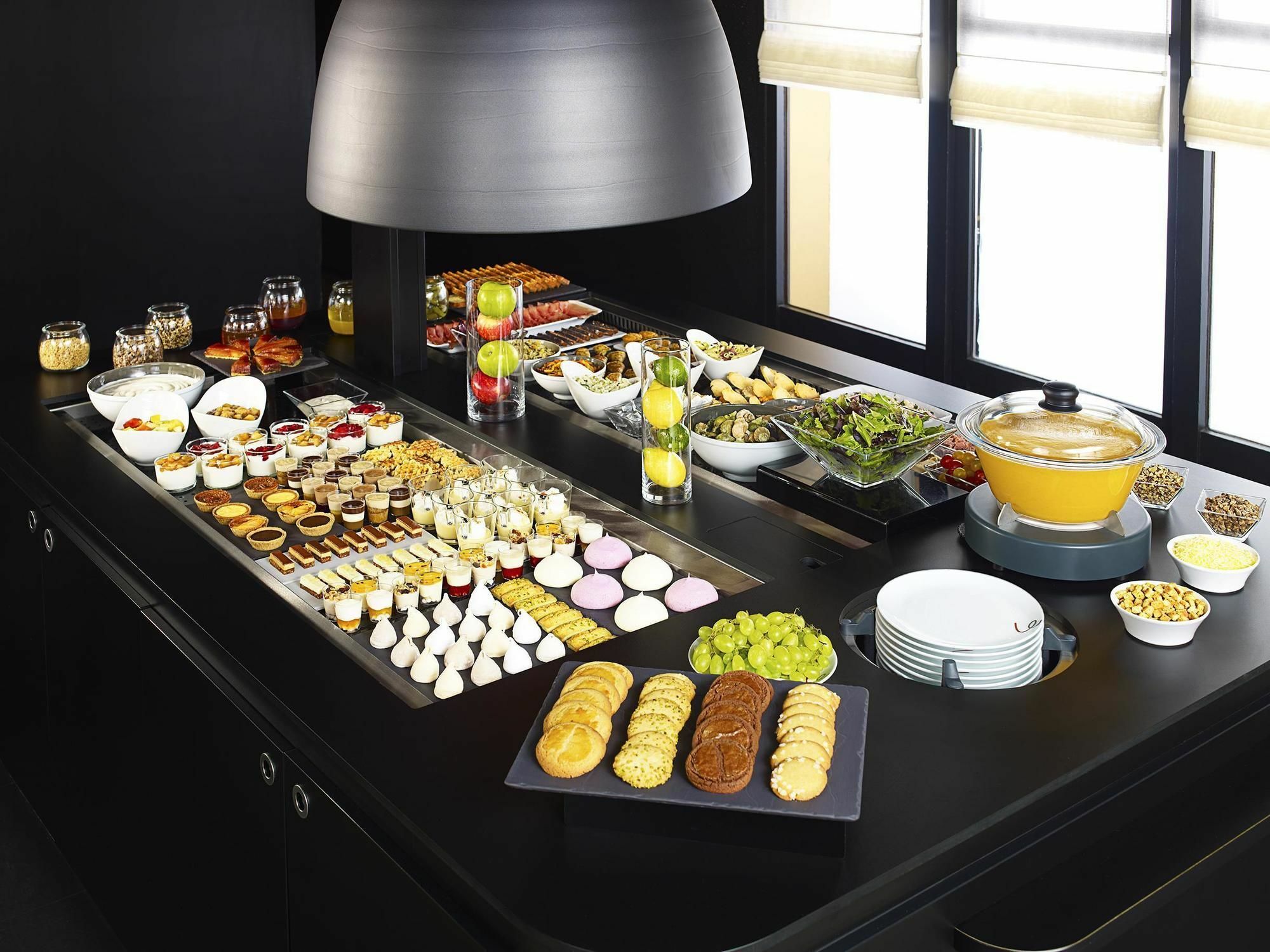 Hotel Kyriad Aeroport Marseille 3*