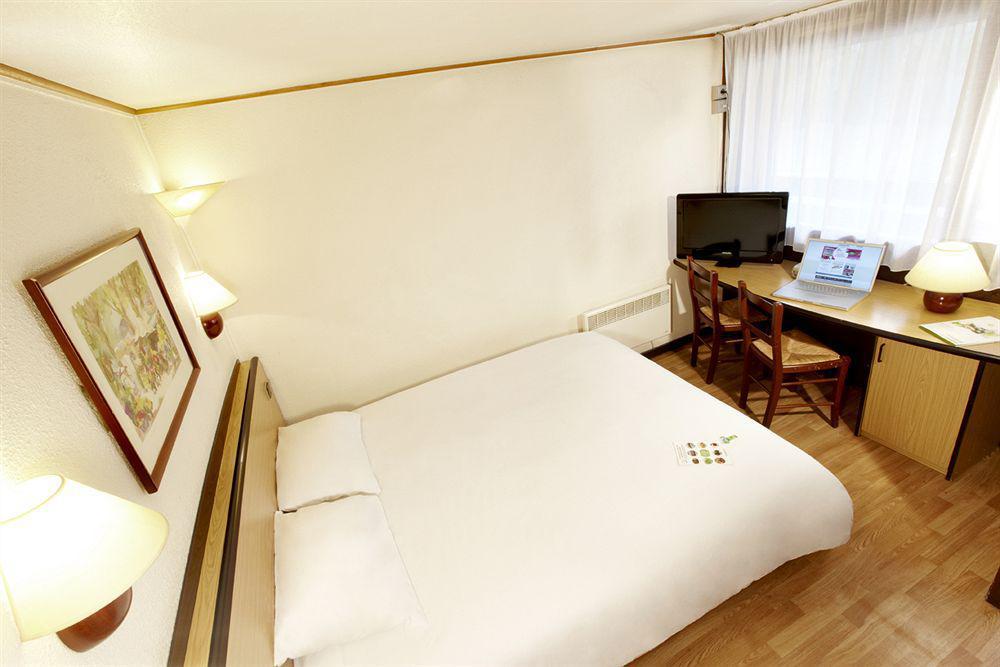Kyriad Aeroport Marseille Hotel 3*